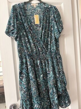 MICHAEL Michael Kors Teal Paisley V‑Neck Smocked Midi Dress